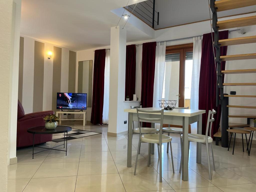 Ferienwohnung Rive Dora Ivrea Exterior foto